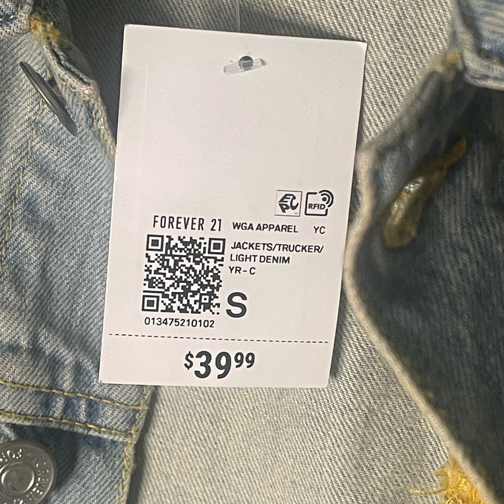 Forever 21 Light Wash Denim Trucker Jean Jacket. NWT. - Picture 5 of 11